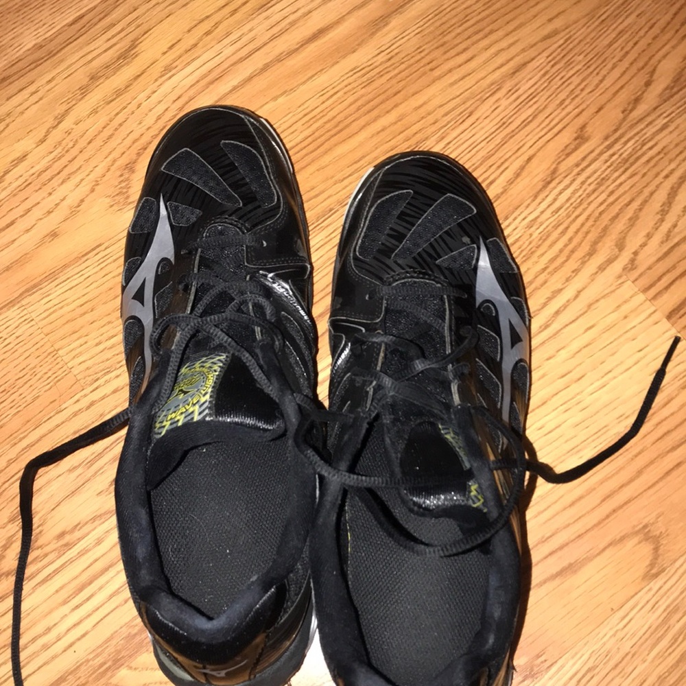 mizuno volleyball shoes